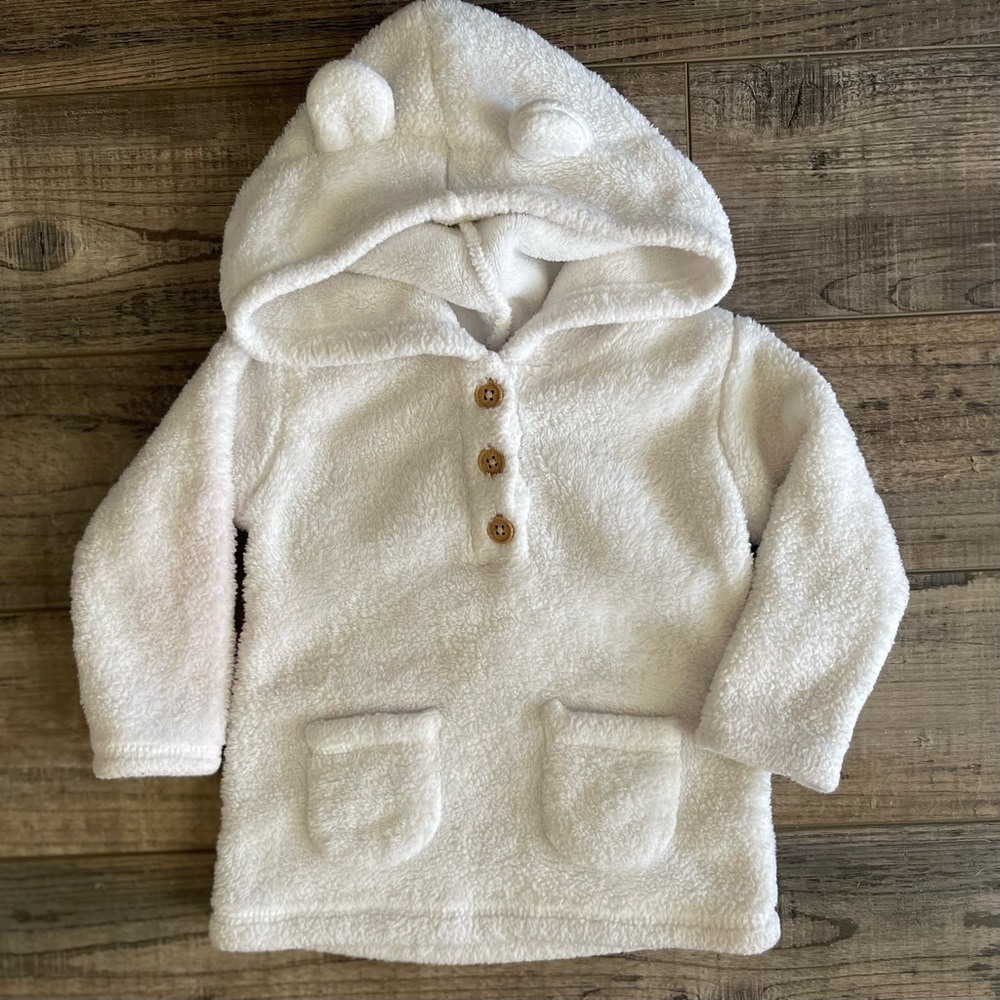 Baby White Fuzzy Bear Ear Pullover ⭐️